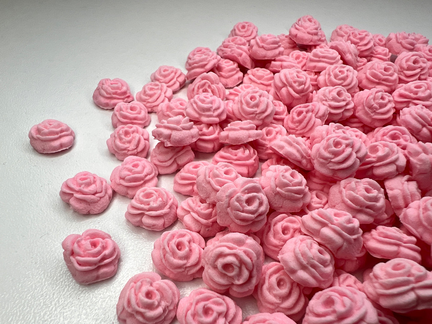 100 Edible Mini Rose Cake Decorations | Pink Sugar Flowers