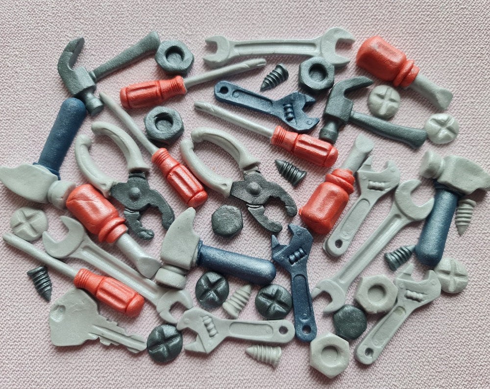 36 pcs. Edible fondant screwdriver, hammer, pliers, tool cake topper