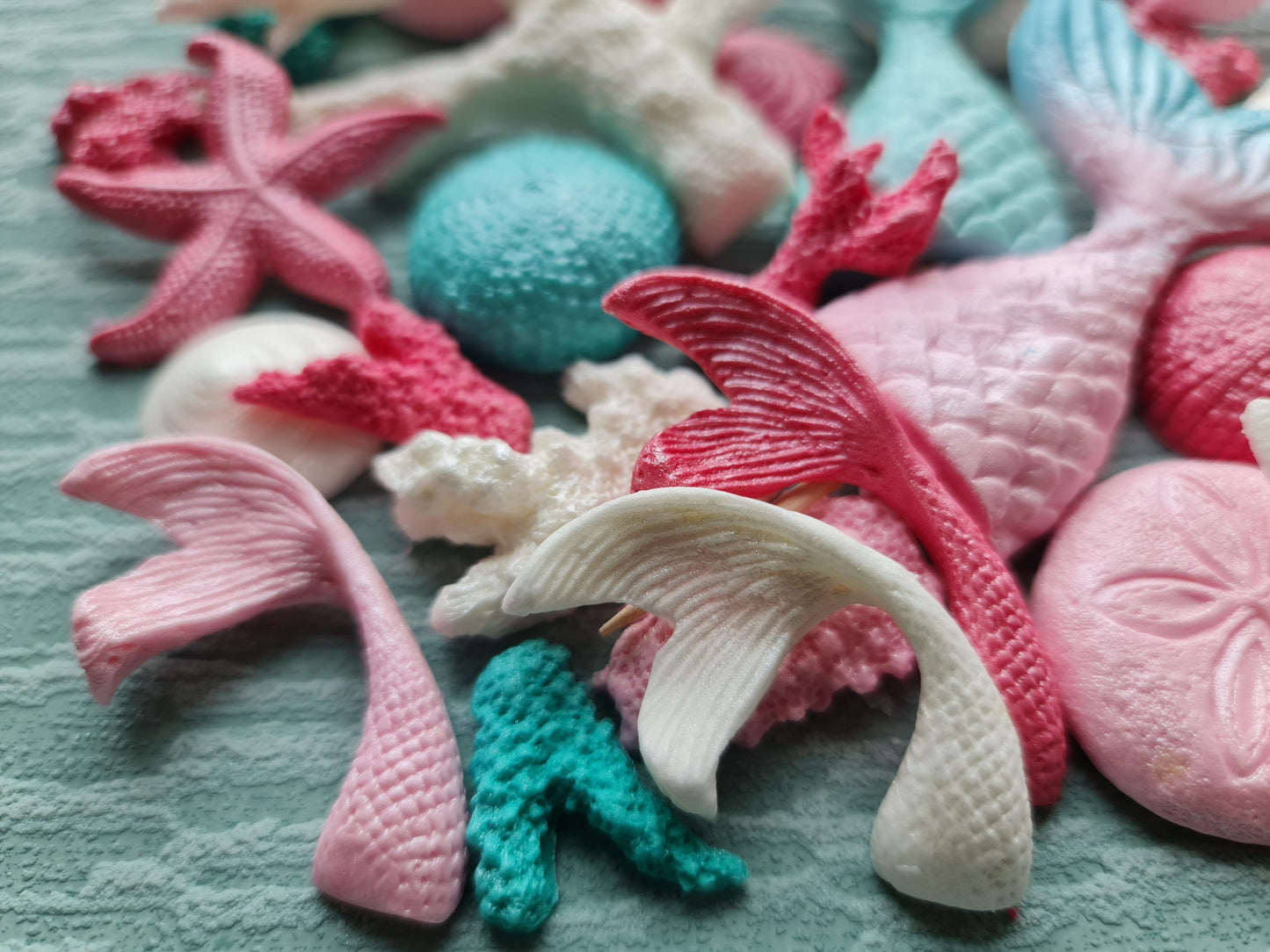 33 pcs. edible sugar fondant shells, corals, mermaid tail, starfish cake topperNo Extra Fees for US Buyers