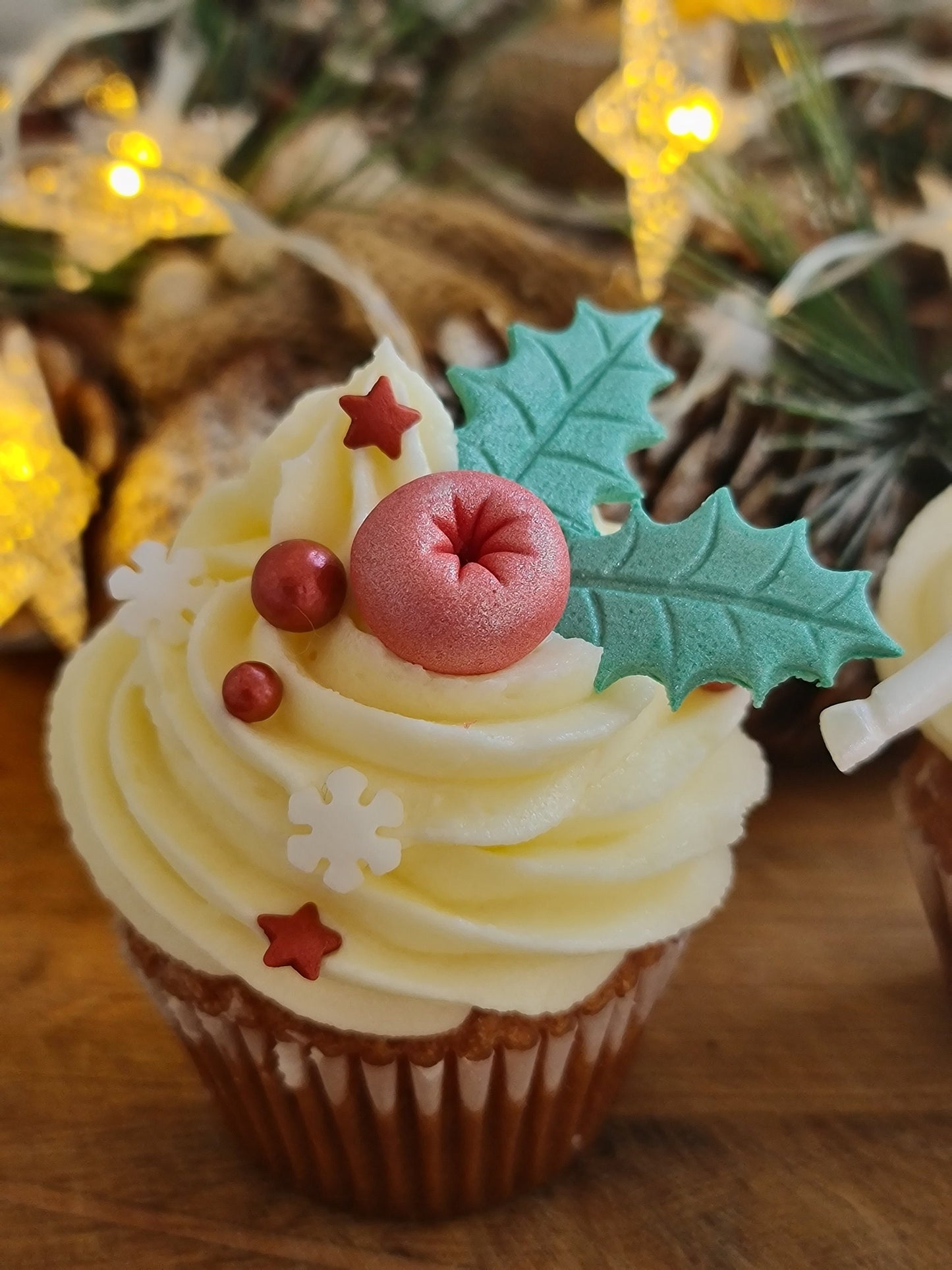 Edible sugar fondant Christmas cake topper, decorations, berries, leaves, reindeer, snowflakes, sprinklesNo Extra Fees for US Buyers