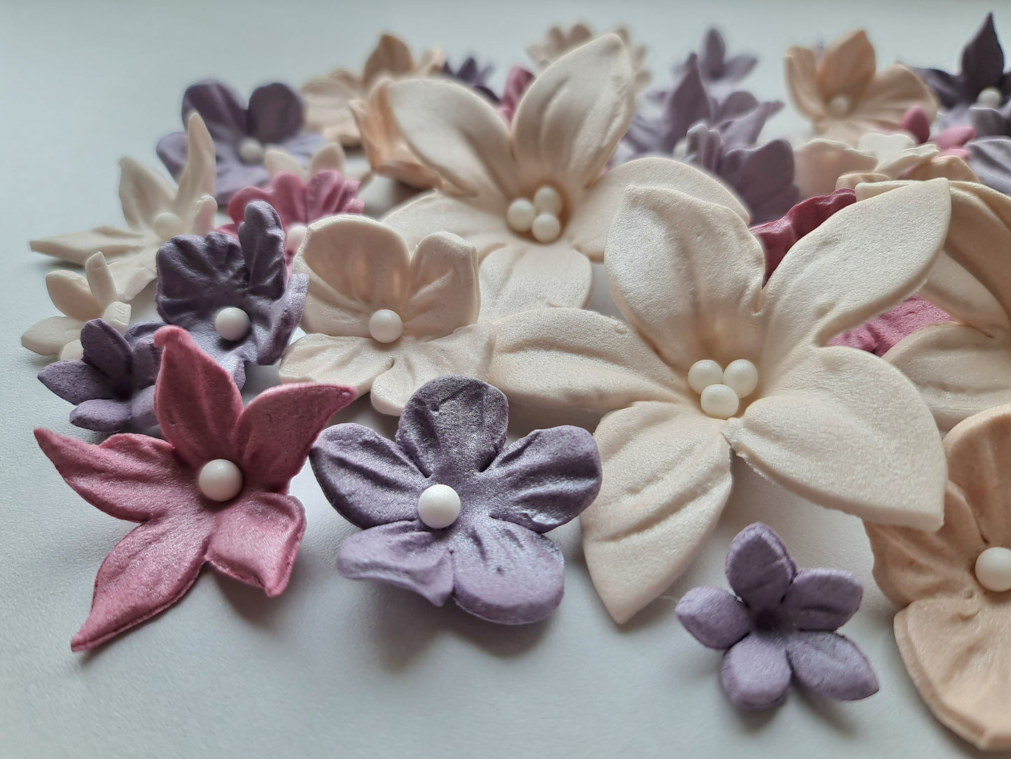 50 pcs. Edible sugar fondant flowers cake cupcake topper decorations. Cream, Lilac, ruby.No Extra Fees for US Buyers