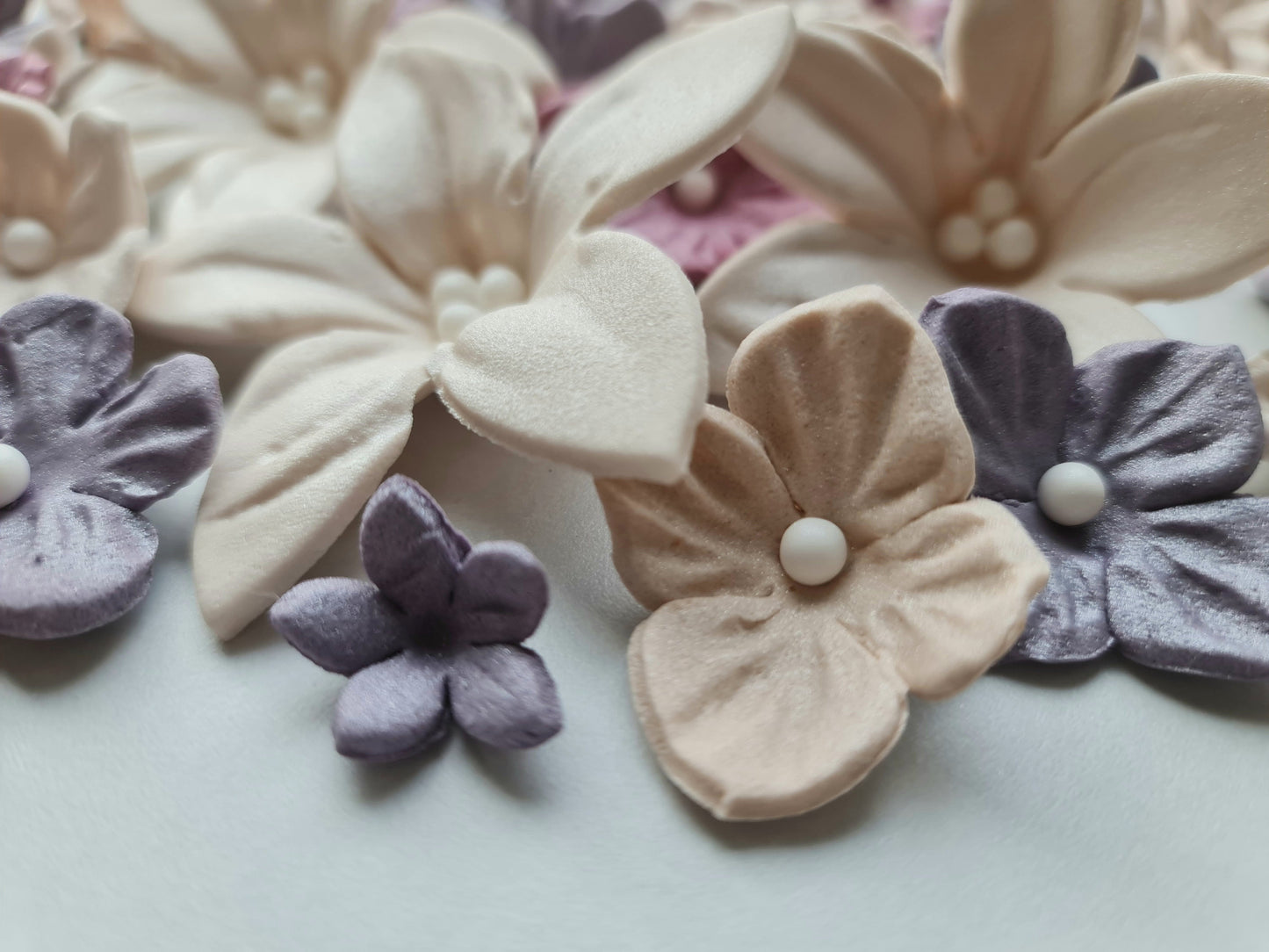 50 pcs. Edible sugar fondant flowers cake cupcake topper decorations. Cream, Lilac, ruby.No Extra Fees for US Buyers
