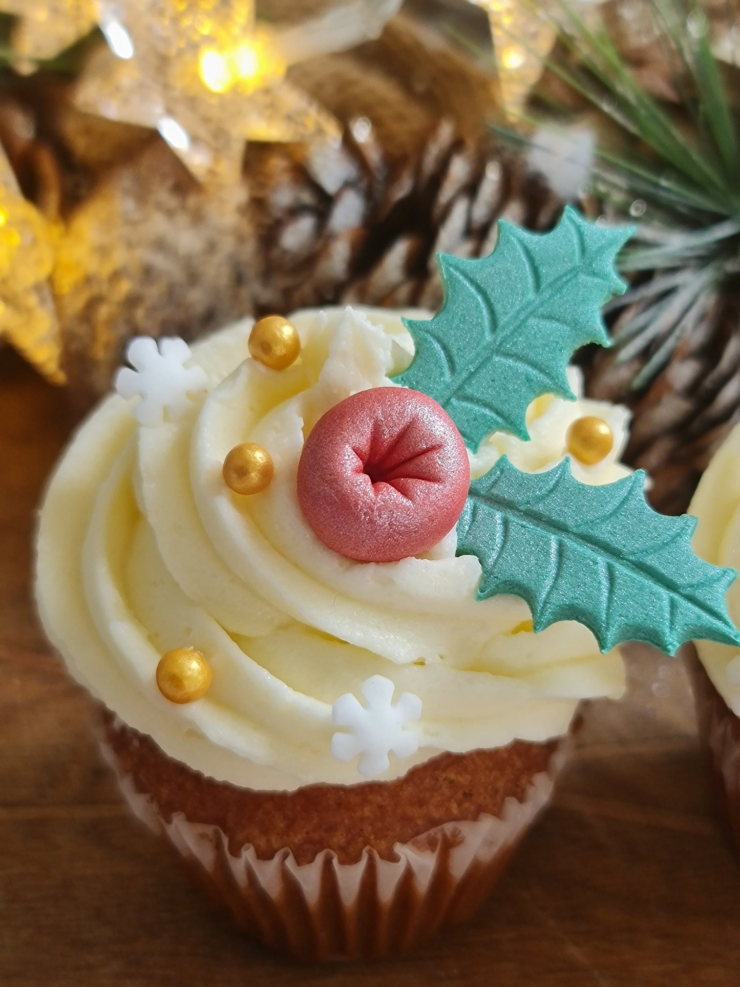 Edible sugar fondant Christmas cake topper, decorations, berries, holly leaves, poinsettia flowers, snowflakes, sprinkles