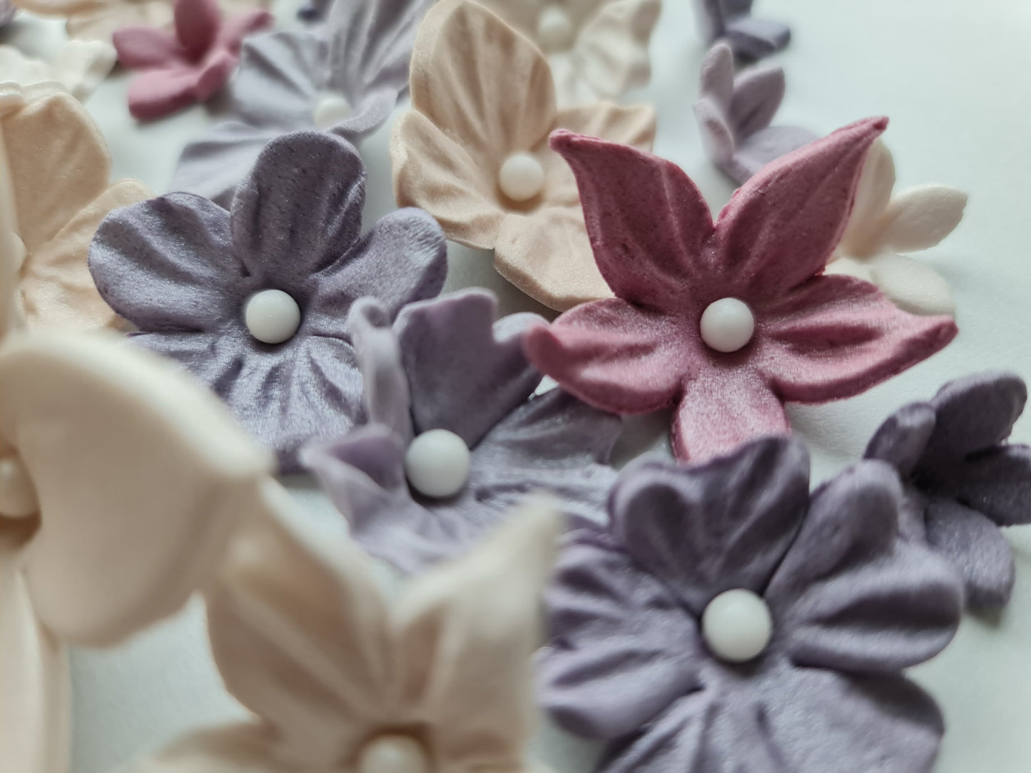 50 pcs. Edible sugar fondant flowers cake cupcake topper decorations. Cream, Lilac, ruby.No Extra Fees for US Buyers