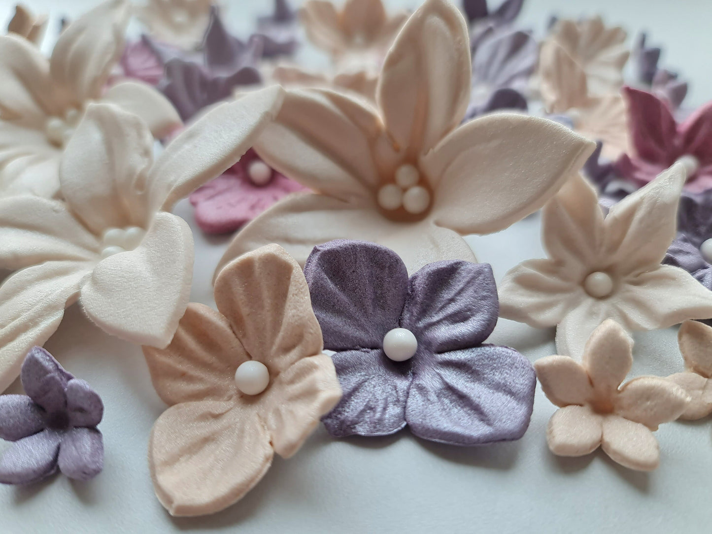 50 pcs. Edible sugar fondant flowers cake cupcake topper decorations. Cream, Lilac, ruby.No Extra Fees for US Buyers