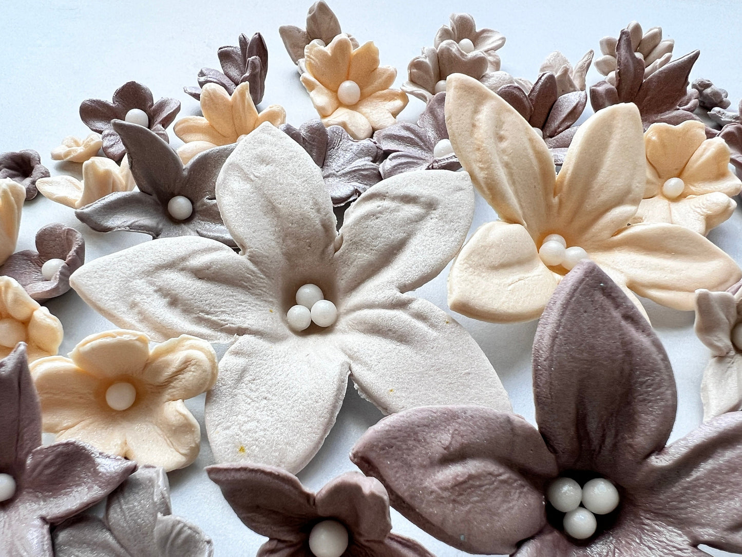 50 Edible Fondant Flowers: Cream, Ivory & Brown Cake Toppers