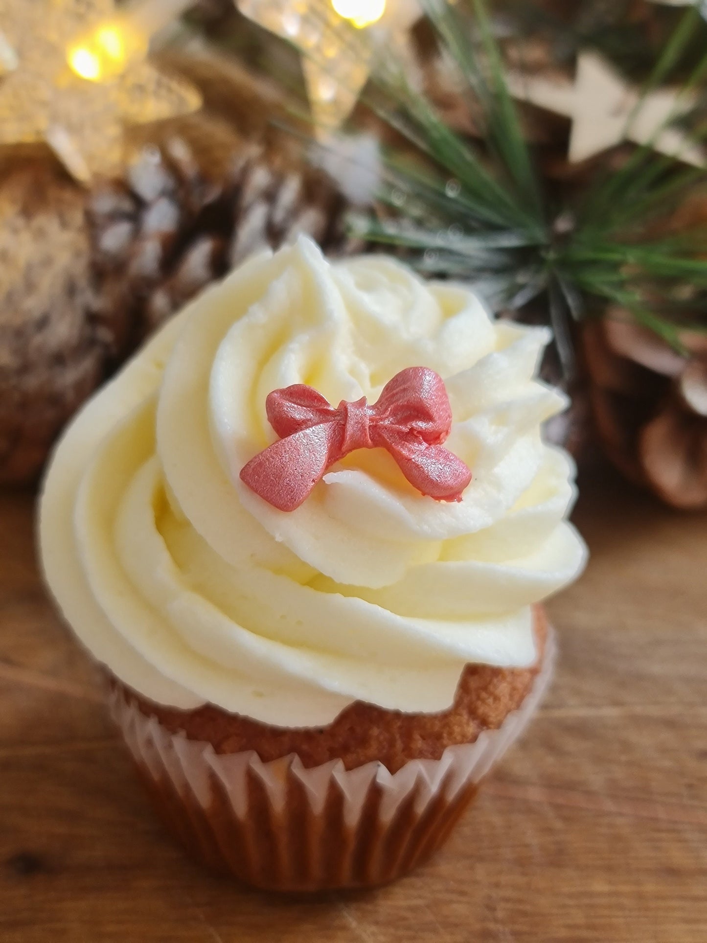 100 pcs. sugar fondant red bow cake topper decorationsNo Extra Fees for US Buyers