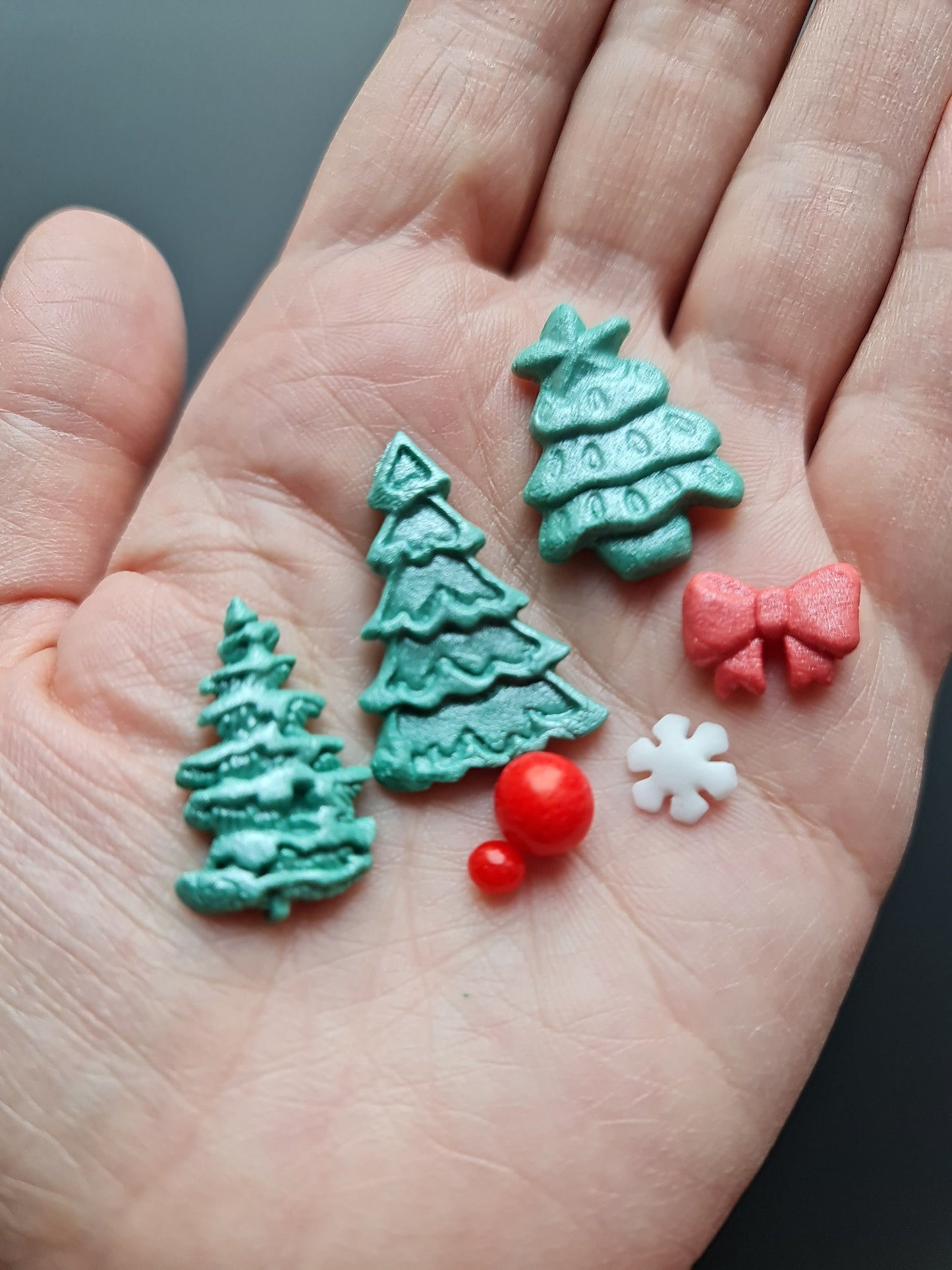 Edible Fondant Christmas Cake Topper Set: Trees, Bows, Snowflakes, Sprinkles
