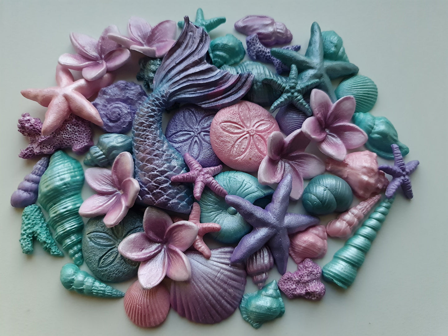 Edible Mermaid Cake Topper Set: Shells, Starfish, Flowers (47pcs)