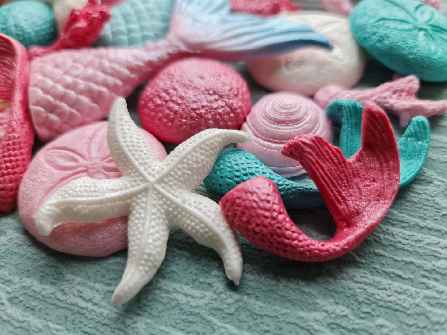 33 pcs. edible sugar fondant shells, corals, mermaid tail, starfish cake topperNo Extra Fees for US Buyers