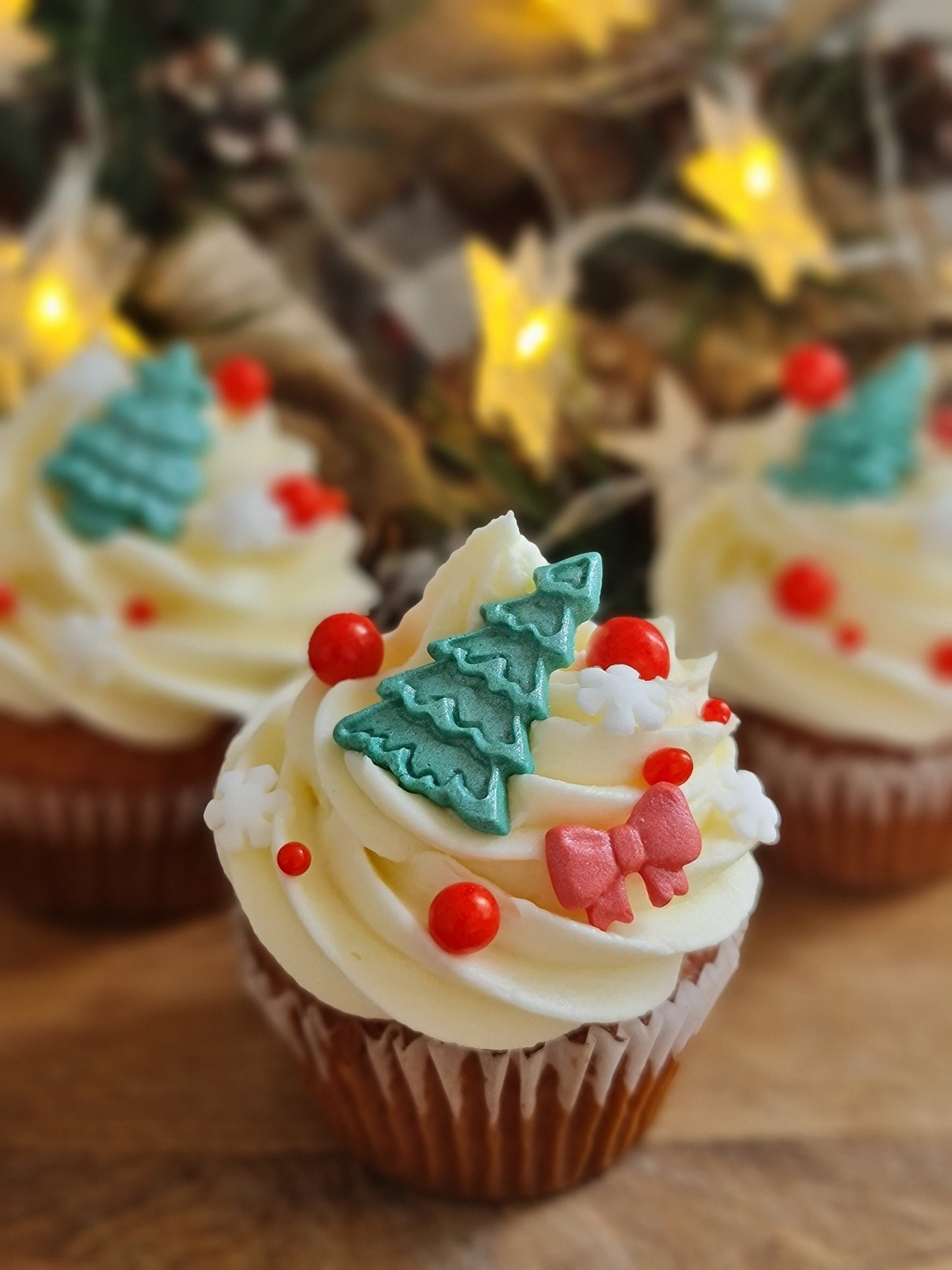 Edible Fondant Christmas Cake Topper Set: Trees, Bows, Snowflakes, Sprinkles